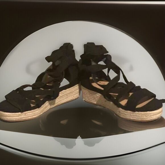 TORRID WOMEN’S SIZE 7.5 WW STRAPPY FLATFORM SANDAL - FAUX SUEDE BLACK - Picture 1 of 10